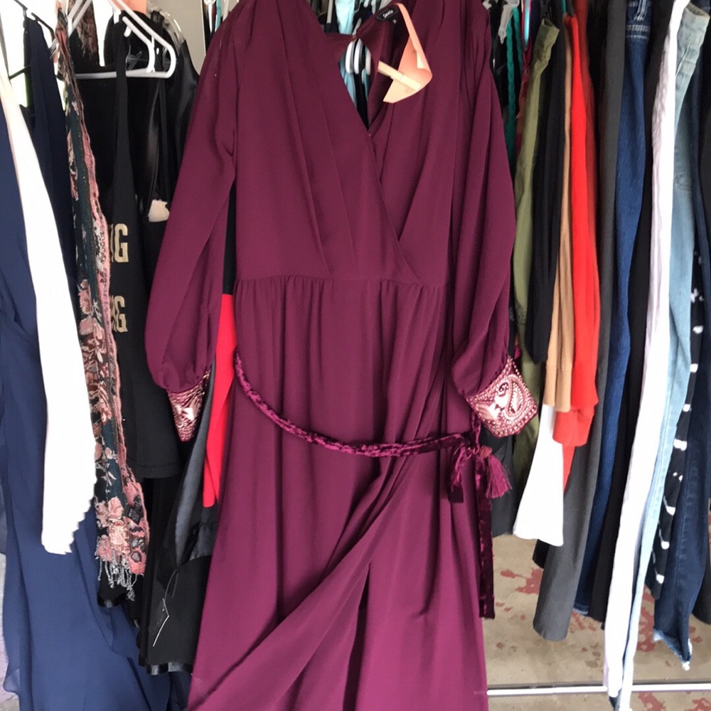 Deb Shops Plus Greek Cold shoulder gown, size 1x - Picture 5 of 6